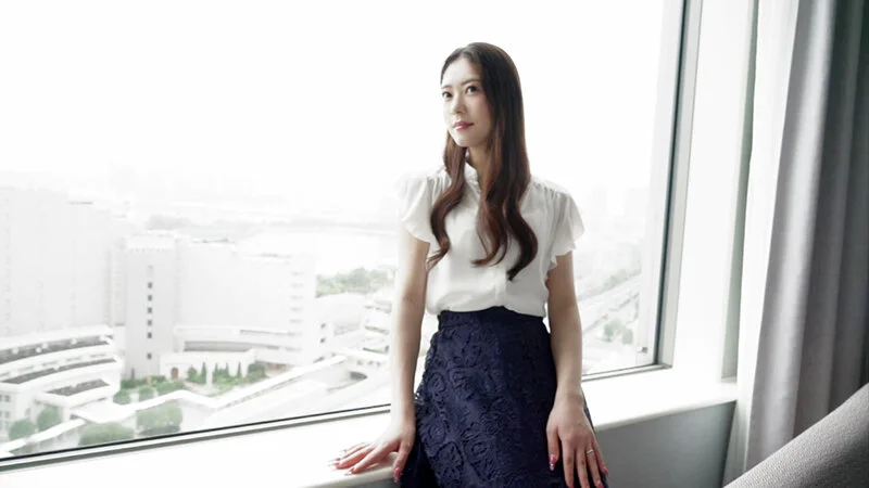 清潔感溢れる涼菜波美が、未知の快楽に翻弄され、その「花びら」を無残に暴かれていく。